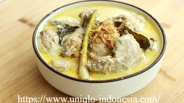 Opor Susu Legendaris: Hangat Gurih yang Menggugah Selera